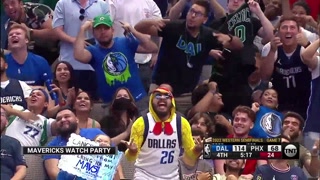 Mavs fans start celebrating as Dirk watches on