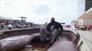 Shaq arrives in style to present F1 trophy