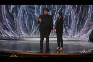 PARASITE Accepts the Oscar for International Feature Film