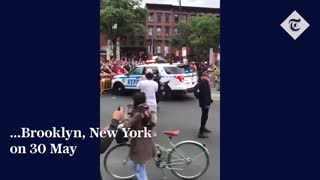 New York police drive into group of demonstrators - George Floyd prote