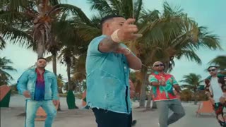 Daddy Yankee, Play-N-Skillz, Zion & Lennox - Bésame (Official Clip)